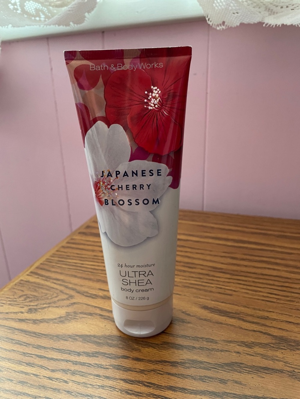 Bath & Body Works Japanese Cherry Blossom Body Cream - Red, White